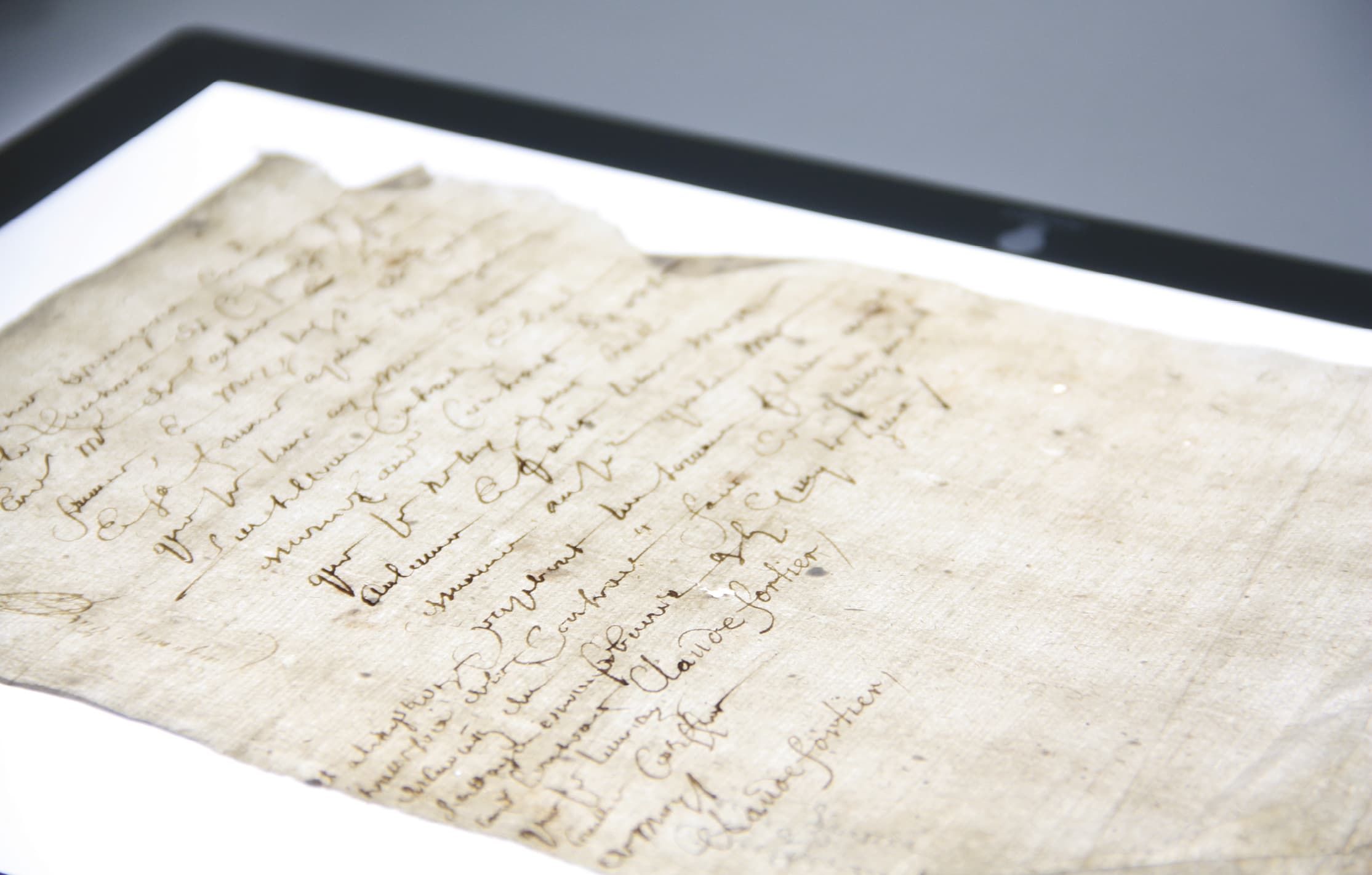 Conservateur-restaurateur_en_papier-arts_graphiques - fiche métier Condé