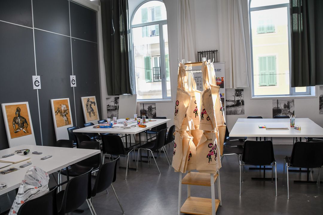 Photo salle de cours de dessin au campus de Condé Nice