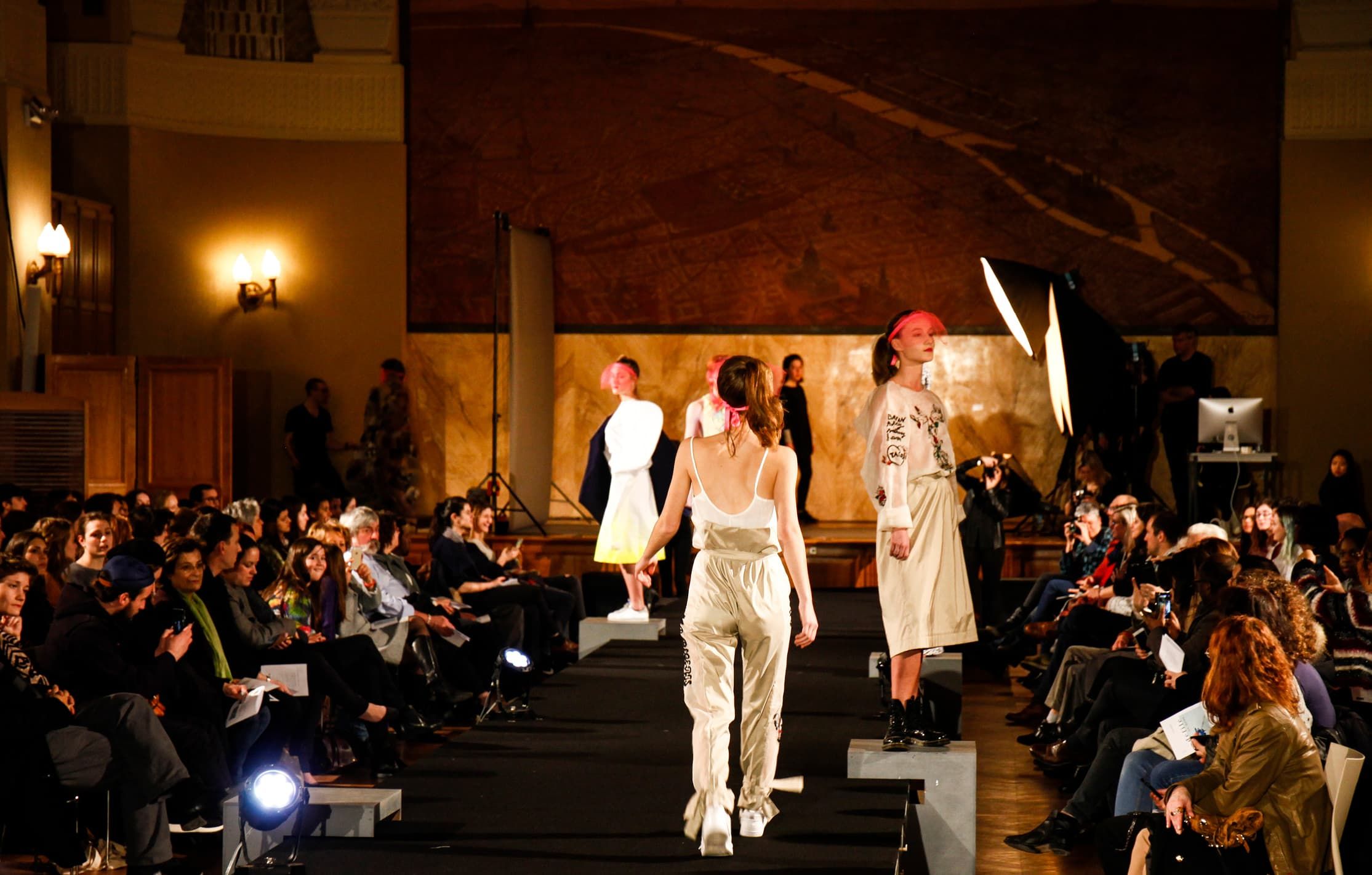 Styliste tendance - fiche métier Condé