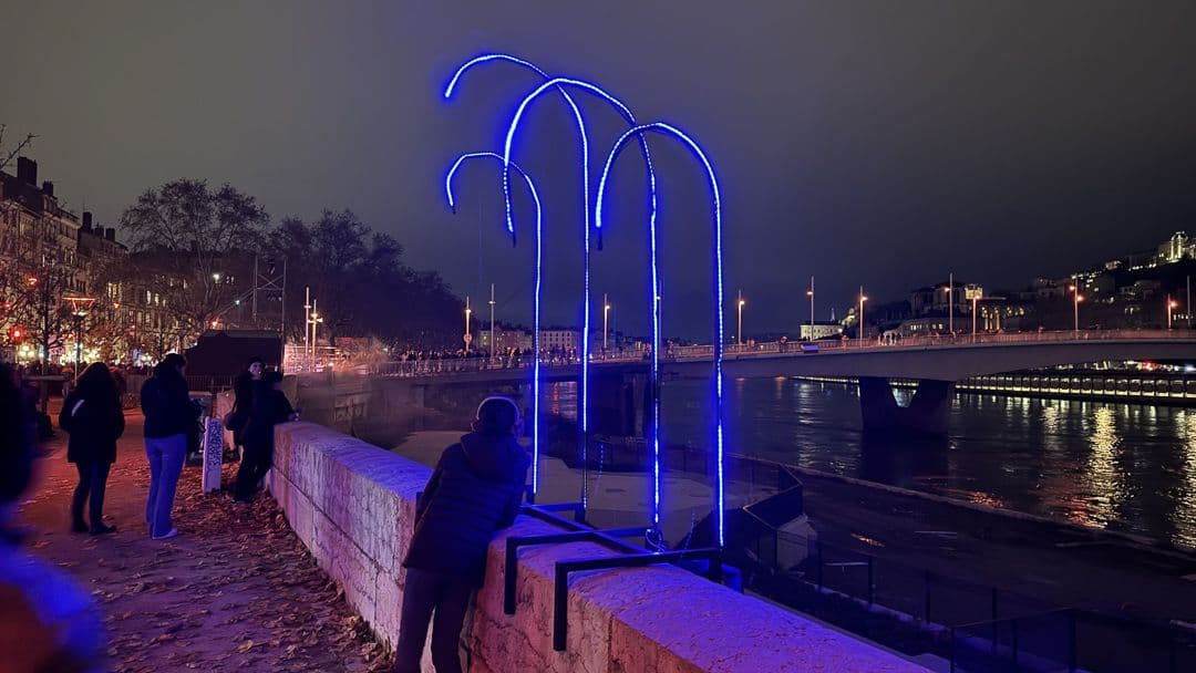 etudiants conde fete des lumieres 2024 (4).jpg